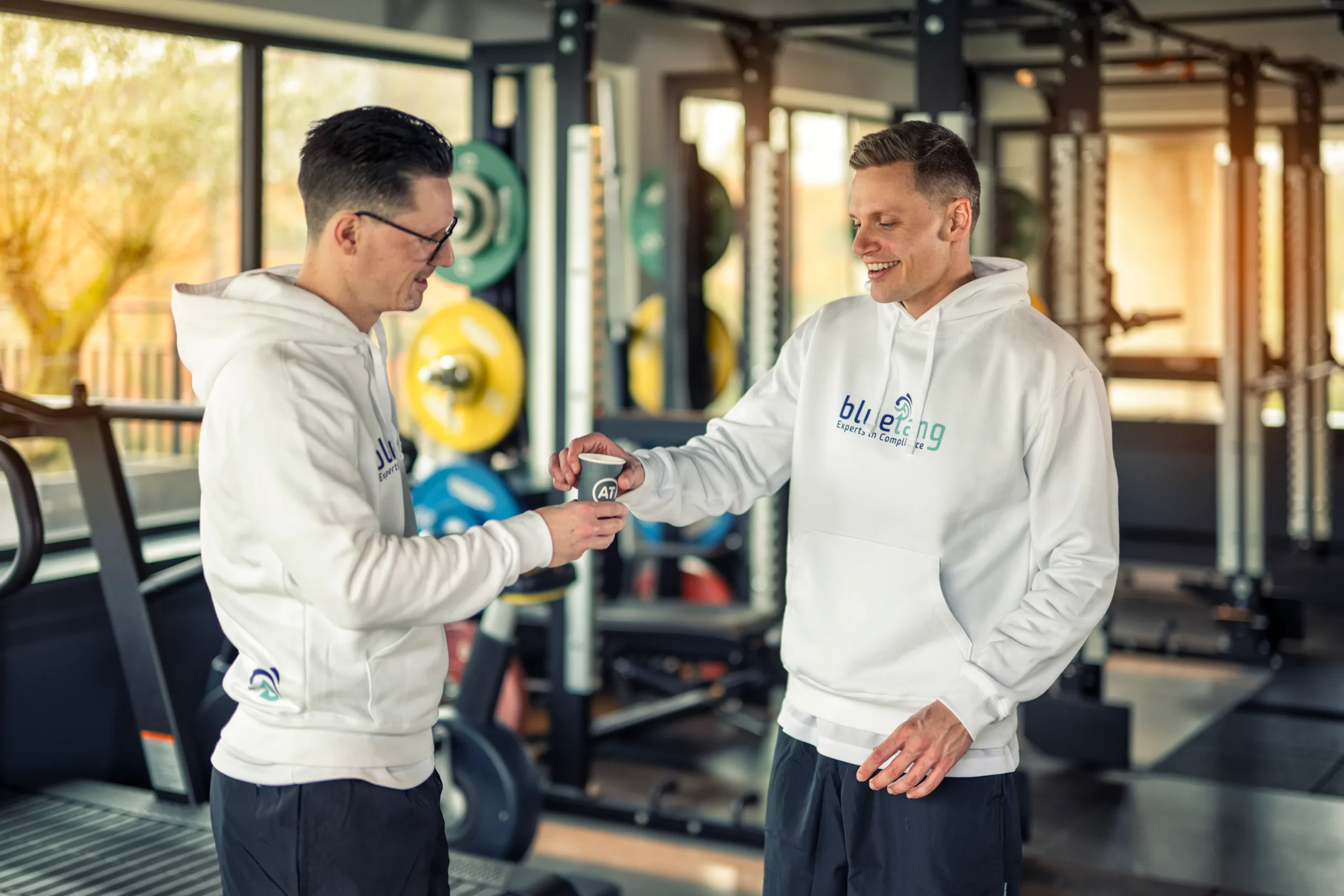 bluetang aan het sporten